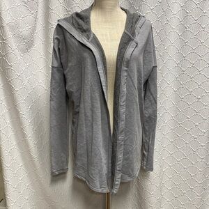 Under Armour size medium Women's Light Gray Hooded open Jacket gym workout